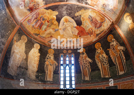 Anastasis fresco et pères de l'Église portant des robes de l'évêque dans le Parekklesion ou chapelle funéraire, Chora Kariye Camii ou église Banque D'Images