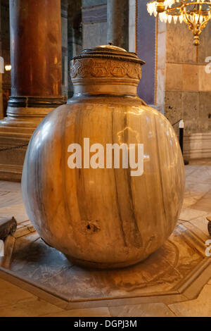 Vase en marbre de Pergame, Hagia Sophia, Sultanahmet, Istanbul, côté européen, Istanbul, Turquie, Province du côté européen Banque D'Images
