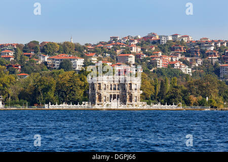 Kücüksu palais sur la rive du Bosphore Bosphore Bosphore, ou, Beykoz, Istanbul, rive asiatique, Istanbul, Turquie Province Banque D'Images