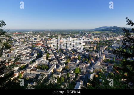 Vues bavarois de la montagne Kapuzinerberg, Salzburg, Salzbourg, Autriche Etat Banque D'Images
