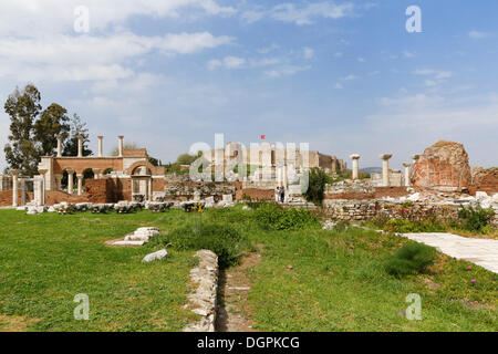 Basilique de St Jean d'Ephèse et la Citadelle sur la Colline Ayasoluk, Ephèse, Selçuk, İzmir Province, Région de l'Egée, la Turquie Banque D'Images