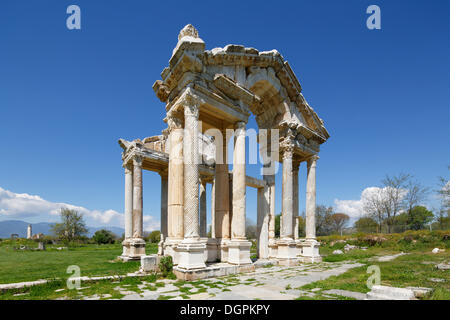 Tetrapylon antique, ruine, Aphrodisias, Aydin province, région de l'Egée, la Turquie Banque D'Images