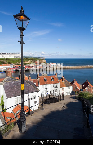 Les 199 marches à Whitby, North Yorkshire. Banque D'Images