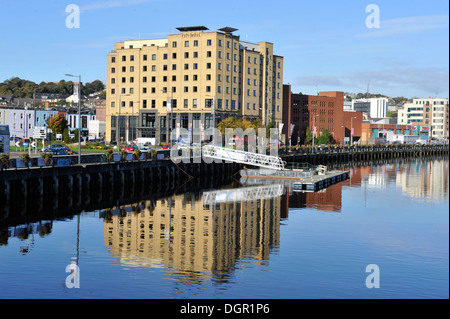 L'Hôtel de Ville, Queen's Quay, Derry, Londonderry, en Irlande du Nord, Royaume-Uni Banque D'Images