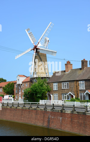 19e siècle Maud Foster Tower Moulin, Boston, Lincolnshire, Angleterre, Royaume-Uni Banque D'Images