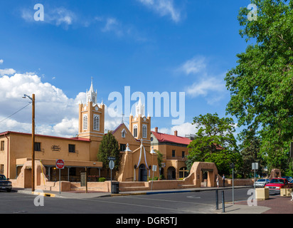 L'église San Felipe de Neri, Old Town Plaza, Old Town, Albuquerque, New Mexico, USA Banque D'Images