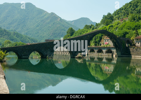 Ponte della Maddalena près de Borgo, Toscane, Italie Banque D'Images