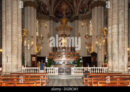 Autel latéral dans la Cathédrale d'Arezzo, Arezzo, Toscane, Italie Banque D'Images