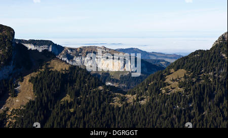 Vue du Mt Hoher Kasten vers Central, massif de l'Alpstein, Appenzell Alpes, canton de Saint-Gall, en Suisse, en Europe Banque D'Images