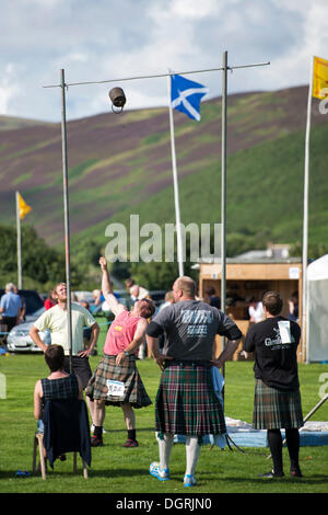Poids sur la barre, une discipline sportive, Helmsdale Highland Games, Helmsdale, Sutherland, Scotland, Royaume-Uni, Europe Banque D'Images