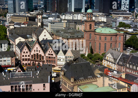 Eglise Saint-Paul, Roemer building à l'avant gauche, Frankfurt am Main, Hesse Banque D'Images