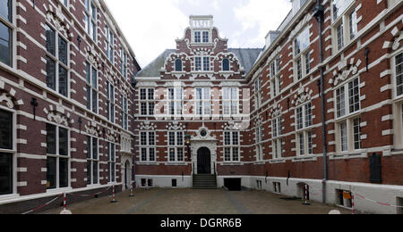 Oost-Indisch Huis, East India House sur le Kloveniersburgwal canal, Amsterdam, Hollande, Pays-Bas, Europe Banque D'Images