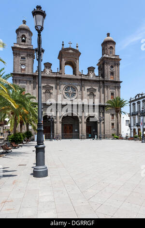 Cathédrale de Santa Ana, Plaza Santa Ana, Vegueta, vieille ville de Las Palmas, Las Palmas de Gran Canaria, Gran Canaria Banque D'Images