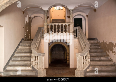 Palazzo Atzeni Tedesco Atrium dans Castello trimestre, maintenant entrée de Appartements n Cagliari - Sardaigne Banque D'Images