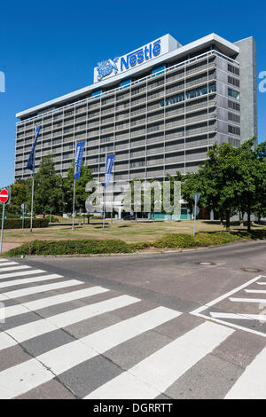 Siège social de Nestlé, immeuble de bureaux, quartier des affaires de Niederrad, Frankfurt am Main, Hesse, PublicGround Banque D'Images