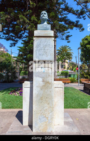 Buste de Jose Tabares Bartlett, 1850 - 1921, Plaza de la conception dans la vieille ville historique de San Cristobal de La Laguna Banque D'Images