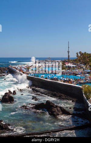 Playa de Martianez, conçu par Cesar Manrique, Puerto de la Cruz, San Telmo, Puerto De La Cruz, Tenerife, Canaries, Espagne Banque D'Images