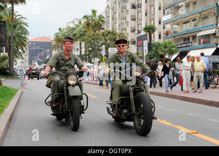 Réunion des motards fans de l'armée de la France sur la Croisette à Cannes, Côte d'Azur, France, Europe Banque D'Images