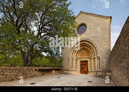 Prieuré Notre-Dame de Ganagobie, Abbaye Bénédictine de la Congrégation de Solesmes, façade ouest de l'église, Ganagobie, Banque D'Images