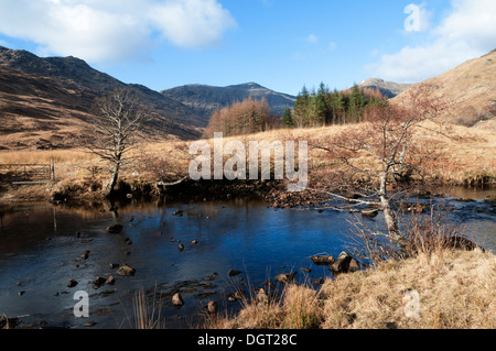 Rois-Bheinn Sgùrr et Bà na Glaise de la rivière Moidart dans Glen Moidart, région des Highlands, Ecosse, Royaume-Uni. Banque D'Images