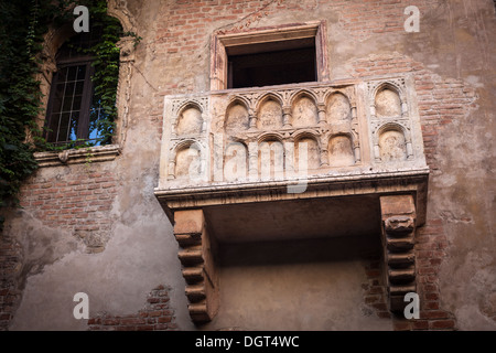 Célèbre attraction touristique, Romeo et Juliette la supposée balcon dans Verona, Italie Banque D'Images