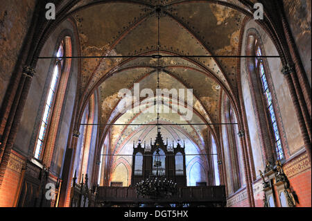 Plafond voûté avec un style néo-gothique dans l'orgue de l'église abbatiale, Malchow à Malchow, Mecklembourg-Poméranie-Occidentale, Allemagne Banque D'Images