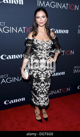 New York, NY, USA. 24 Oct, 2013. Georgina Chapman au niveau des arrivées de l'imagination de projet Canon Film Festival Soirée d'ouverture, de l'Alice Tully Hall au Lincoln Center, New York, NY Le 24 octobre 2013. © Andres Otero/Everett Collection/Alamy Live News Banque D'Images