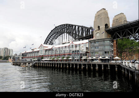 Jetée à Walsh Bay, Dawes Point, Sydney Harbour Bridge, Sydney, New South Wales, NSW, Australie Banque D'Images