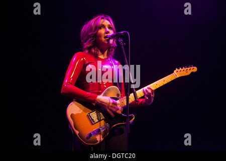 Viv Albertine en concert au Queen Elizabeth Hall, le Purcell Room. Banque D'Images