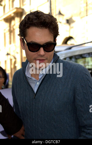 John Mayer, guitariste et compositeur américain arrivant à l'Oxford Union pour donner un talke. Banque D'Images