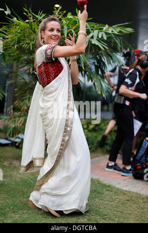 Greater Noida, Inde. 25 octobre, 2013. Sport Automobile : Championnat du Monde de Formule 1 de la FIA 2013, Grand Prix de l'Inde, Natalie Pinkham (sky sports F1 HD) : dpa Crédit photo alliance/Alamy Live News Banque D'Images