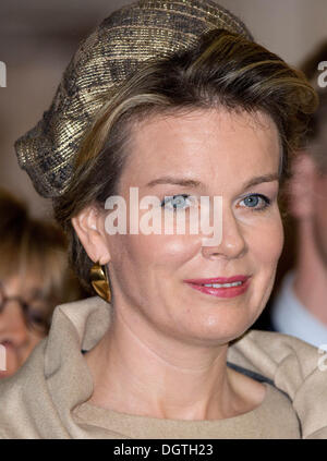 Bruges, Belgique. 25 octobre, 2013. La Reine Mathilde de Belgique au cours de la visite de Bruges, Belgique, 25 octobre 2013. Photo : Albert Nieboer //dpa/Alamy Live News Banque D'Images