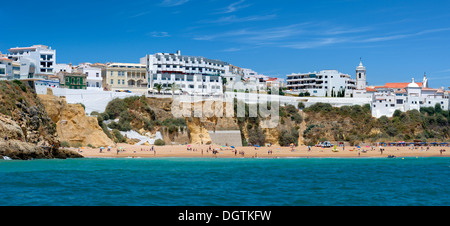 Le Portugal, l'Algarve, Albufeira depuis la mer Banque D'Images