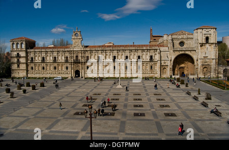 Monastère de San Marcos du seizième siècle à San Marcos square. Leon, Espagne Banque D'Images