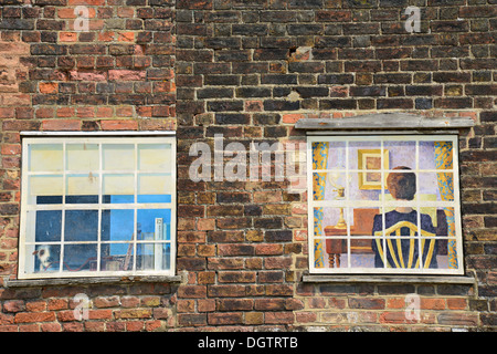 Pare-vue peint sur mur de brique, Purfleet Quay, King's Lynn, Norfolk, Angleterre, Royaume-Uni Banque D'Images