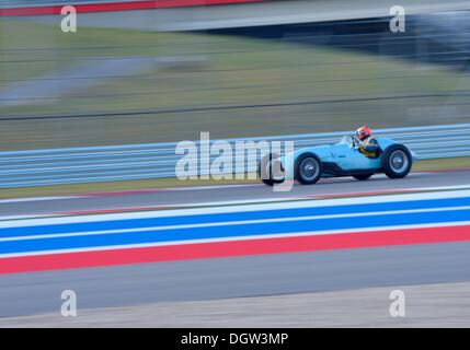 Austin, TX, USA. 25 octobre, 2013. 25 octobre 2013 : .Ray Morgan roulant # 111928 Riley Brookland Vintage Racing spécial pendant la pratique du championnat national à Kyle Field à Austin, TX. © csm/Alamy Live News Banque D'Images