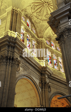 Voir à l'intérieur de la cathédrale (Catedral La Manquita), Malaga, Costa del Sol, la province de Malaga, Andalousie, Espagne, Europe de l'Ouest. Banque D'Images