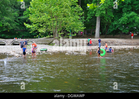 Dans le parc des îles d'Oconaluftee Indian Village, Cherokee Cherokee, Caroline du Nord, États-Unis Banque D'Images