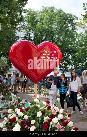 Cœur rouge, symbole, plus grand de tous est l'amour, en souvenir des attentats du 22/07/2011 par Anders Breivik Banque D'Images