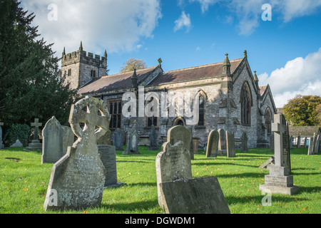 L'église Holy Trinity, Ashford sur l'eau, Parc national de Peak District, Derbyshire, Angleterre, Royaume-Uni Banque D'Images