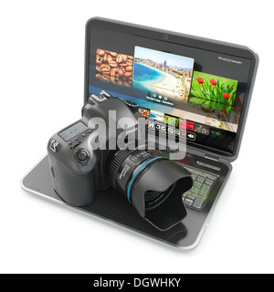 L'appareil photo numérique et ordinateur portable. Journaliste ou traveler d'équipement. 3d Banque D'Images