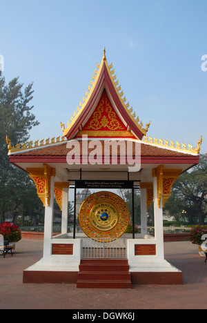 World Peace Gong dans son temple, Vientiane, Laos, Asie du Sud, Asie Banque D'Images