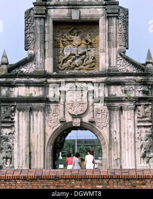 Entrée principale du Fort Santiago, remparts de la ville Intramuros, Manille, Luzon, Philippines Banque D'Images