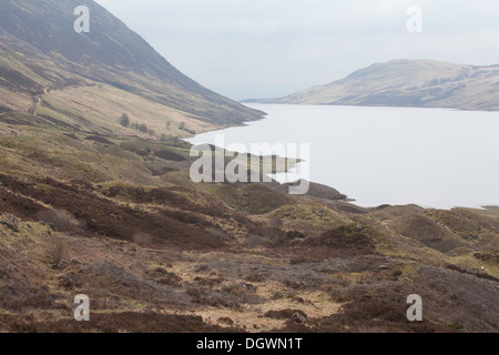 Tourelle Tourelle Glen Loch et glaciaires des drumlins et Moraine sous Ben Chonzie et Auchnafree Hill Crieff Scotland Banque D'Images