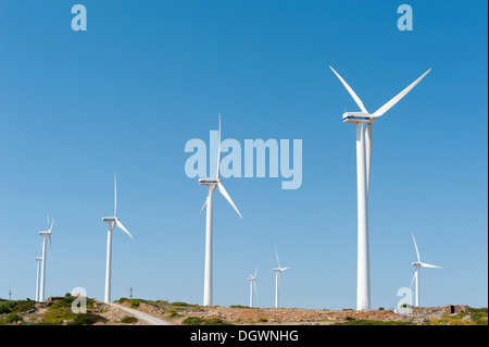 Les éoliennes près de Elounda, Crete, Greece, Europe Banque D'Images