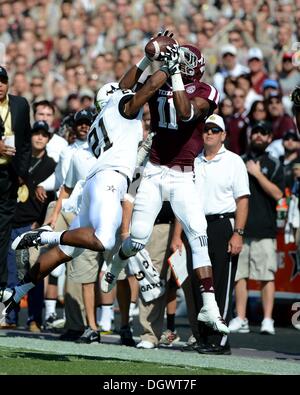 College Station, Texas, USA. 26Th Oct, 2013. Derel Walker # 11 de la Texas A&M Aggies en action contre les Vanderbilt Commodores en College Station de Bryan au Texas. Texas A&M mène à la mi-temps 28-17 donne Vandy. Credit : Cal Sport Media/Alamy Live News Banque D'Images