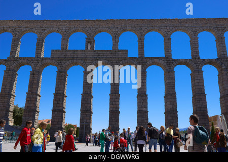 Segovia, aqueduc Romain, Place Azoguejo, Castille-León, Espagne. Banque D'Images