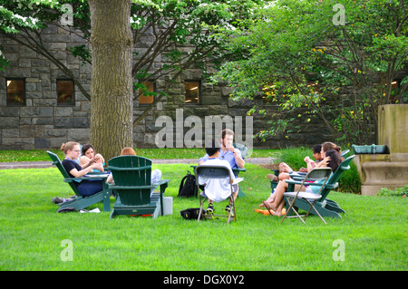 Les élèves peuvent discuter dans un cercle, Amherst College, Amherst, Massachusetts, New England, USA Banque D'Images