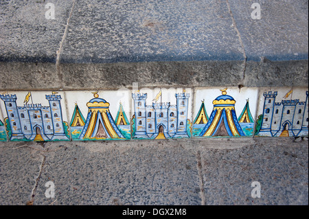 Escalier avec des carreaux de céramique, de majoliques, Santa Maria del Monte, Caltagirone, Catane, Sicile, Italie, Europe Banque D'Images