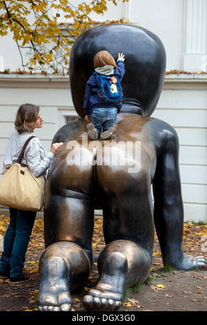 Bébés en bronze, artiste David Cerny. Musée Kampa, Praha, République tchèque Banque D'Images
